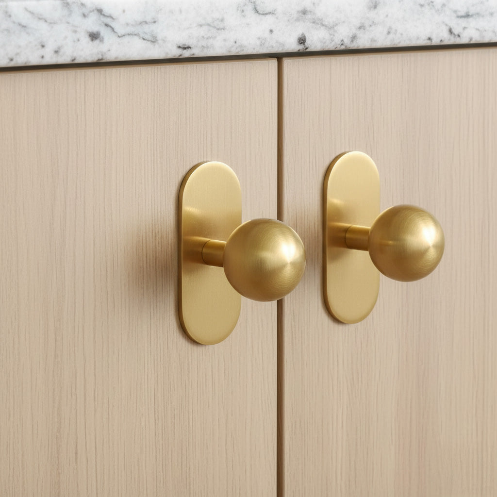 Bradford Brass Ball Knob with 2.25" Backplate