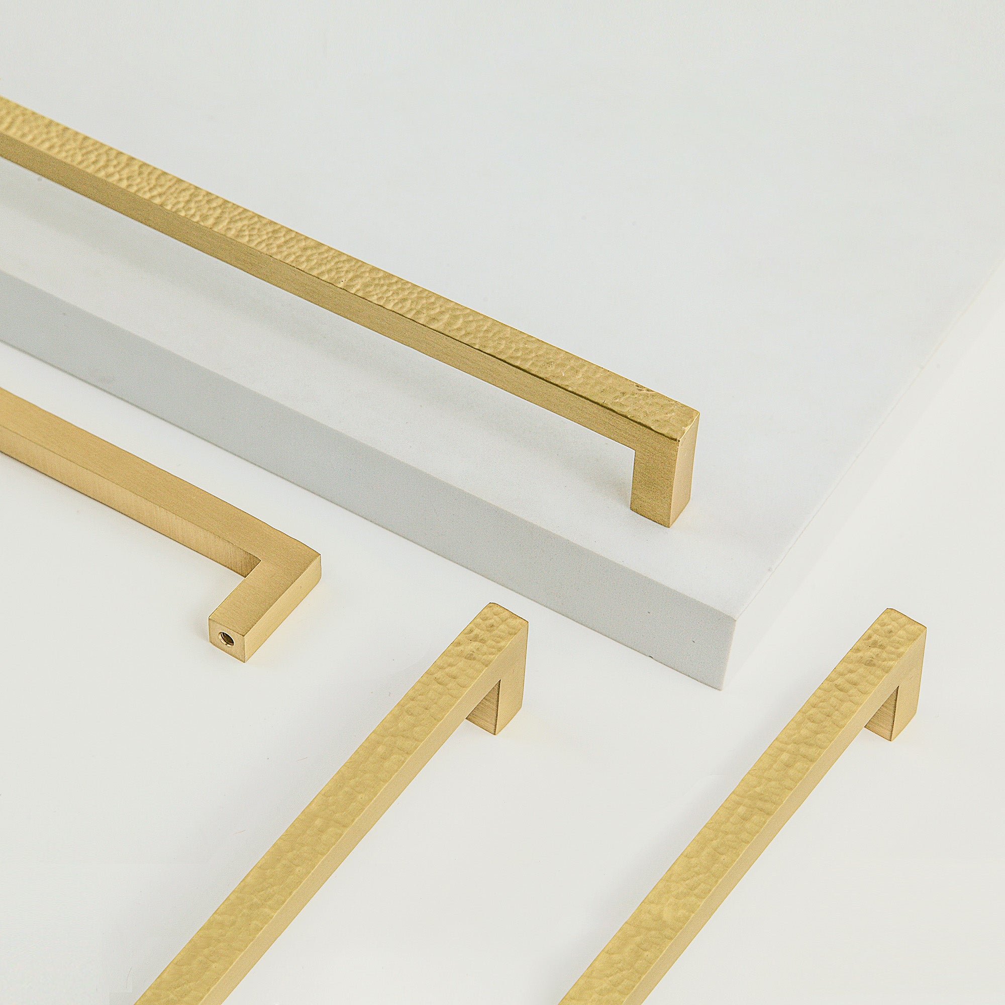 Hammered Brass Slim 18" Panel Appliance Bar Pull - Modern