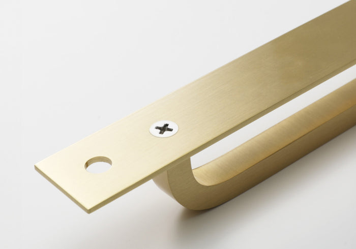 Attaching the backplate to the pull