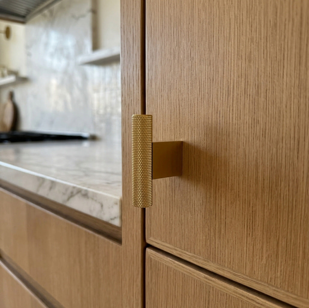 Vanderbilt Brass Knurled Knob